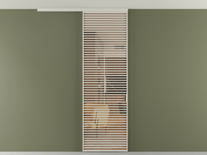 Алюминевая перегородка vd1_07 Алюминий тёплый серый Прозрачное оранжевое стекло, триплекс, 6мм. Цвет Алюминий тёплый серый. Материал Алюминий в эмали. Коллекция Перегородка Formato вдоль стены на потолок одностворчатая. Картинка.